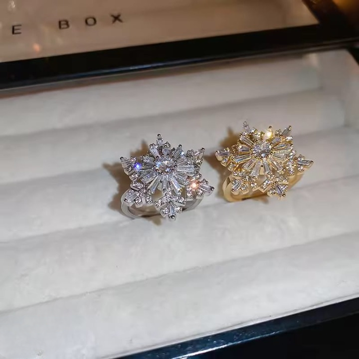Sparkling Flower Rotating Ring – QUJ-109 HHC