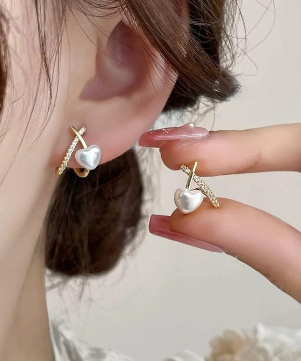 Minimalist Pearl Heart Earrings – PJT-993 HHC