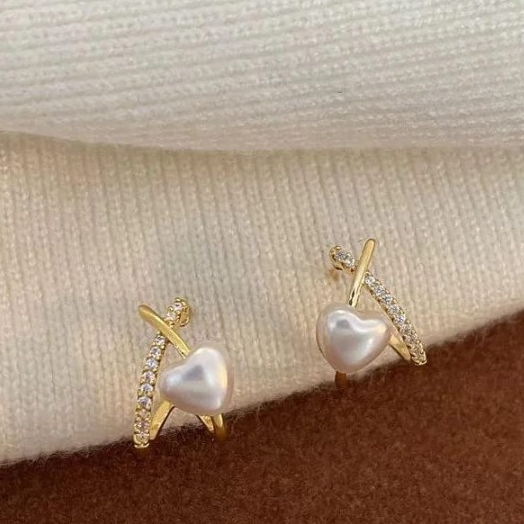 Minimalist Pearl Heart Earrings – PJT-993 HHC