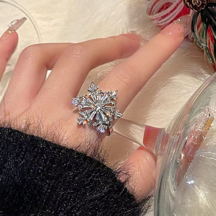 Sparkling Flower Rotating Ring – QUJ-109 HHC