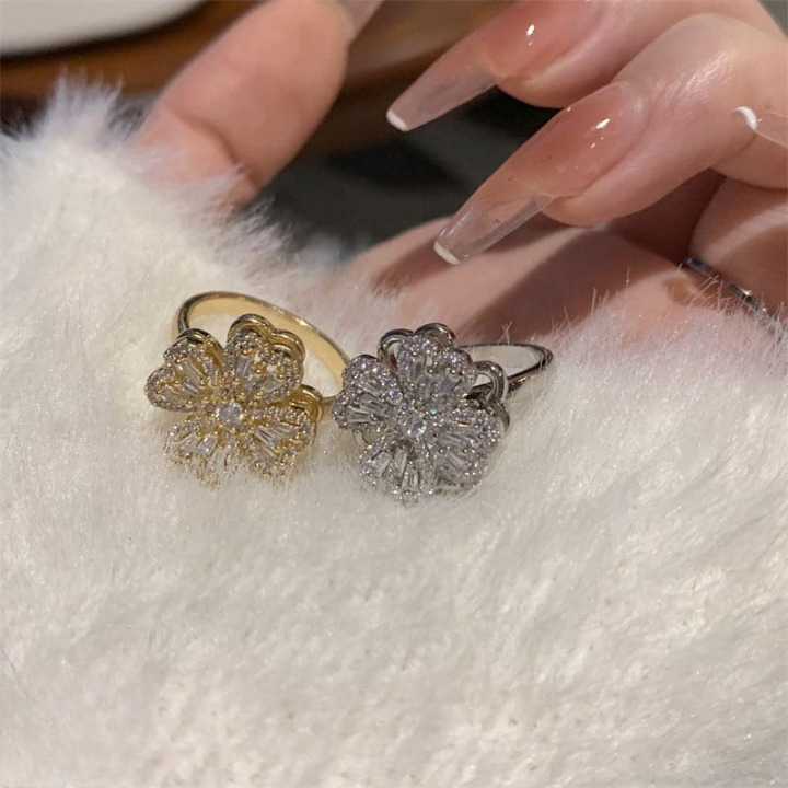 Clover Zircon Rotating Ring – QSJ-110 HHC