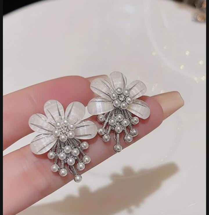 ZJX-162 Flower Pearl Korean Earrings HHC