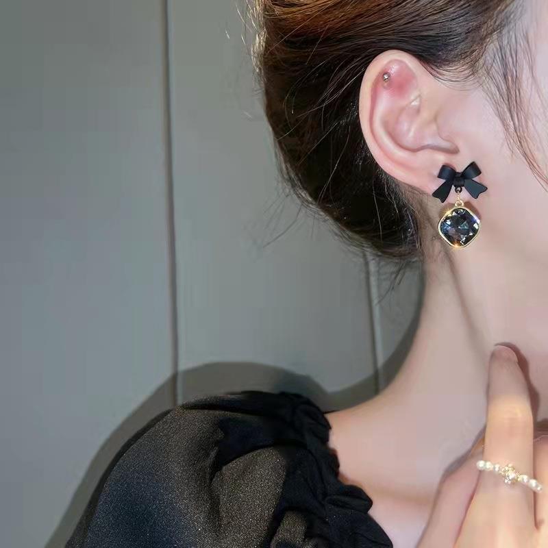 AWJ-166 Bow Shape Korean Earrings HHC