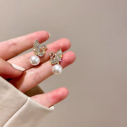 ZJE-911 Swan Pearl Earrings HHC