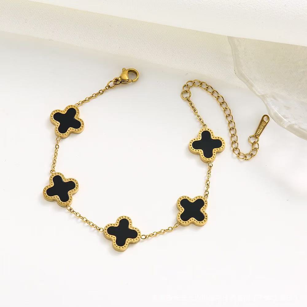 QXT-134 Clover Bracelet HHC