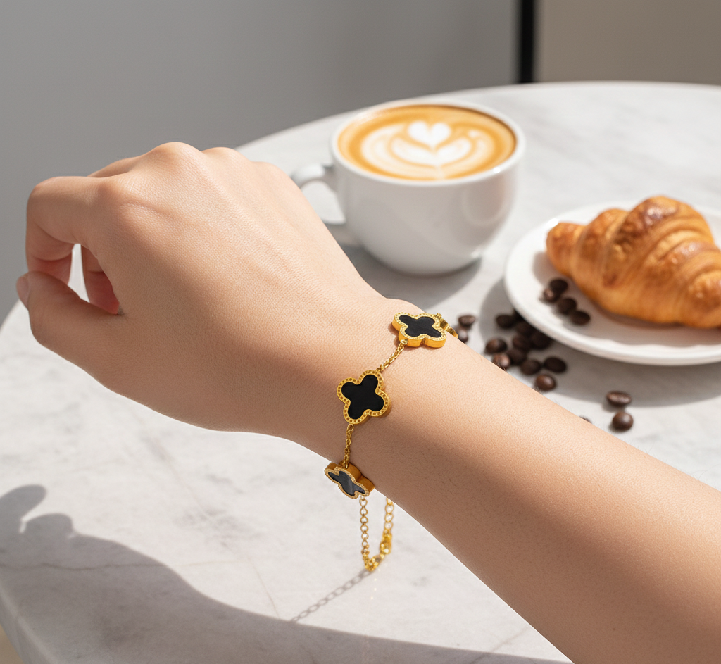 QXT-134 Clover Bracelet HHC