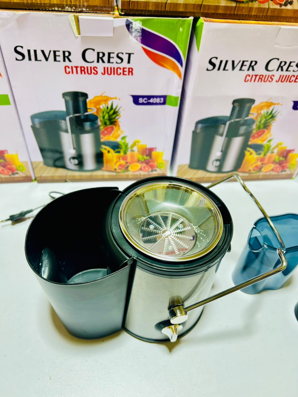 Silver Crest Fruit Juicer With Two Speed Settings HHC