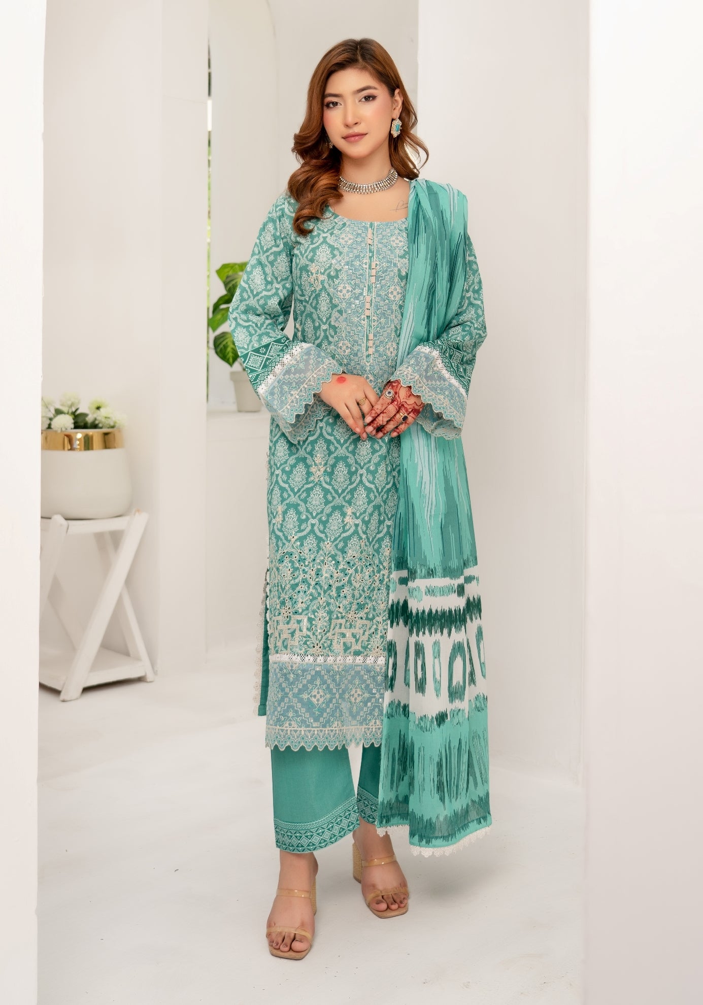 Munira Vol47, D04