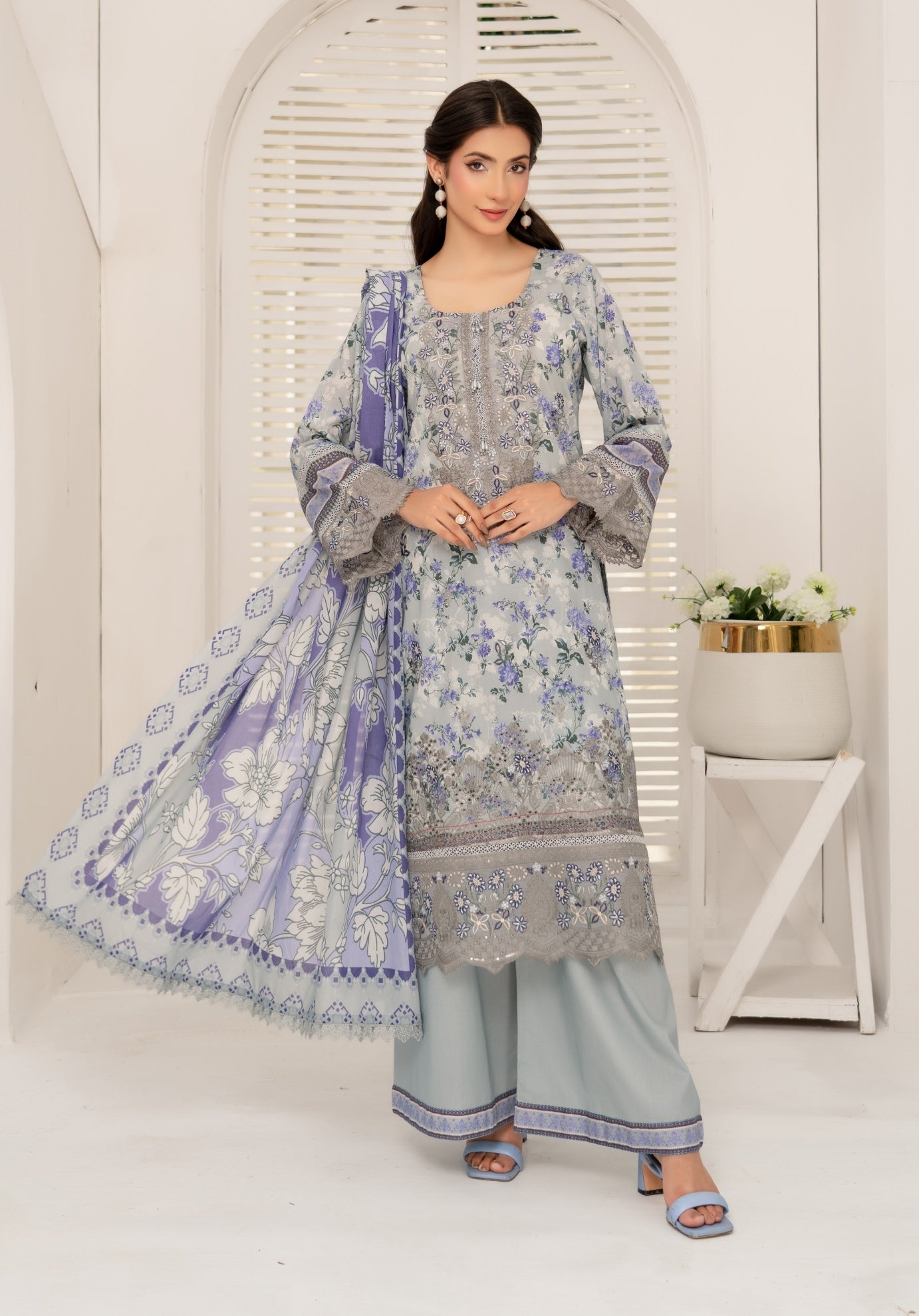Munira Vol47, D06